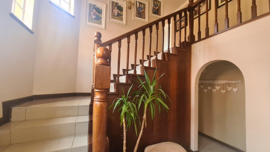 5 Bedroom Property for Sale in Wilgeboom A H North West